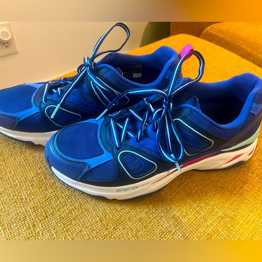 Women’s Skechers Energy Racer Lite Weight Shoes - Size 11